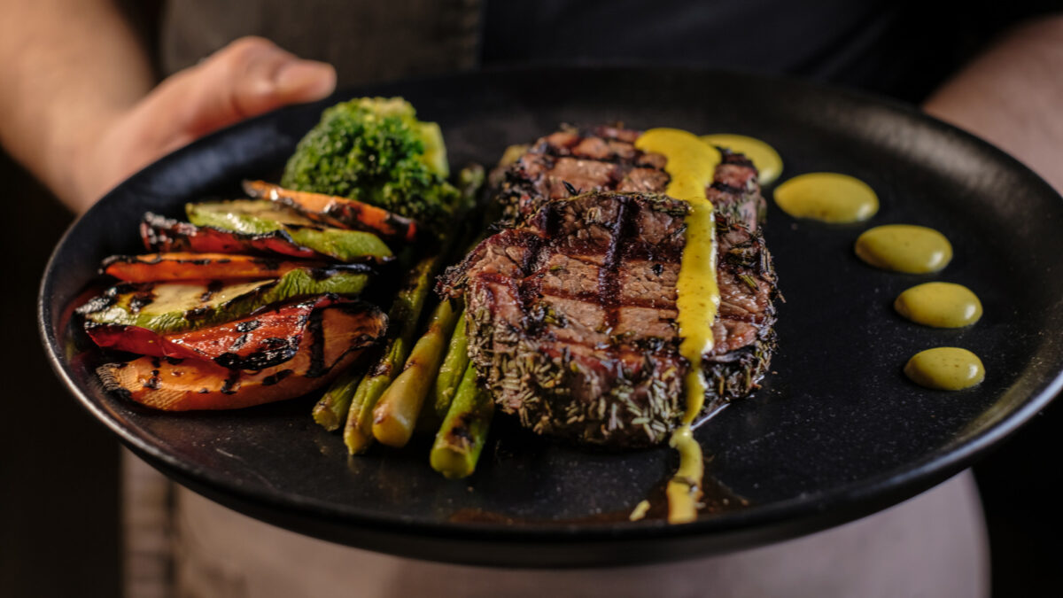 Top Steak Restaurants Shine with Exceptional Service Enhancing Dining Delight 